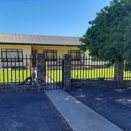 Hotel Dagbreek Beaufort West Exterior foto